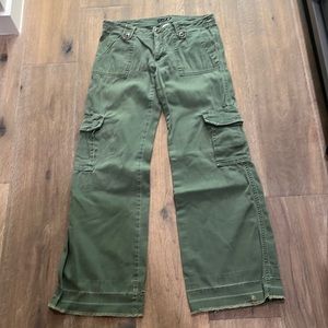 Frankie B. Size 8 army green cargo pant